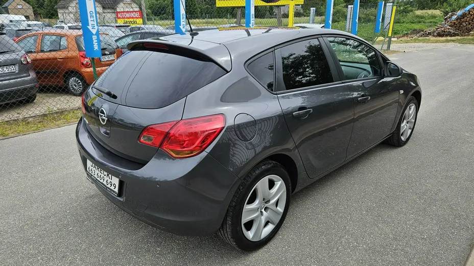 OPEL Astra -