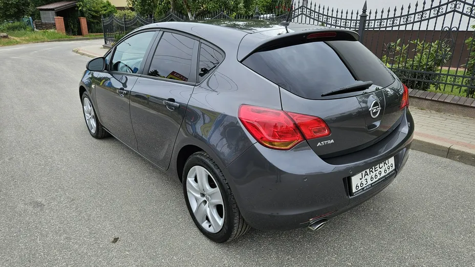 OPEL Astra -