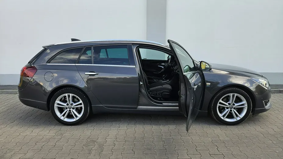 OPEL Insignia -