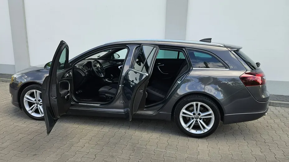 OPEL Insignia -