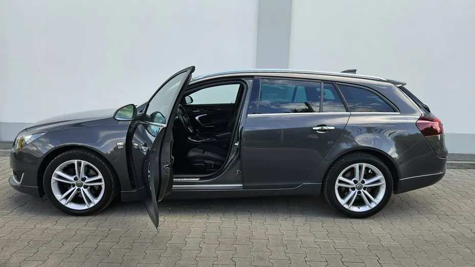OPEL Insignia -
