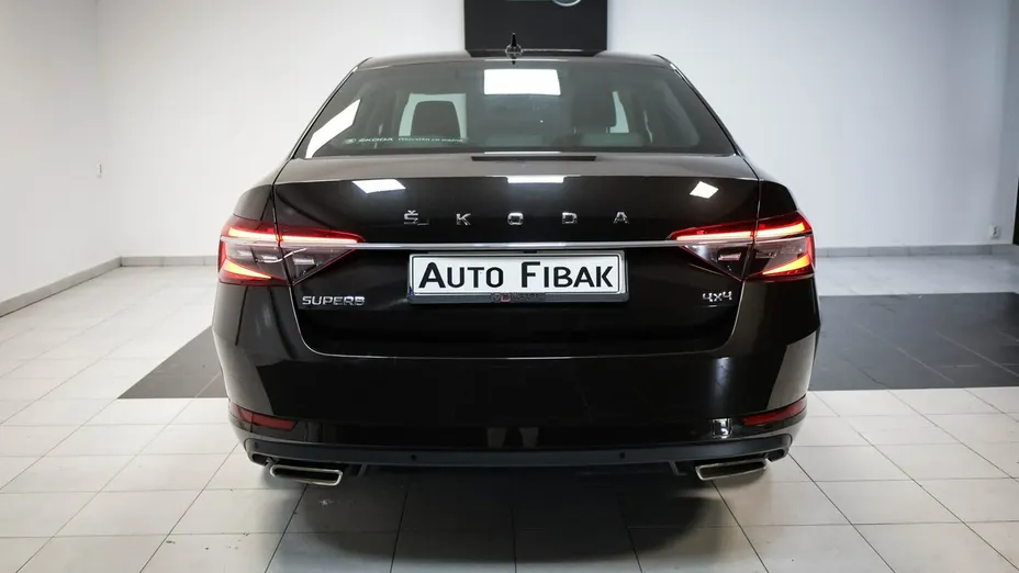 SKODA Superb -