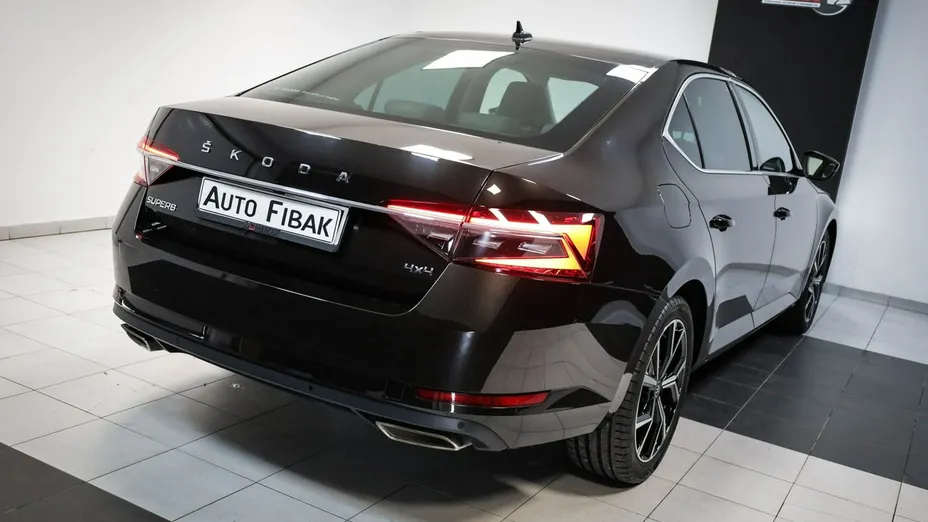 SKODA Superb -