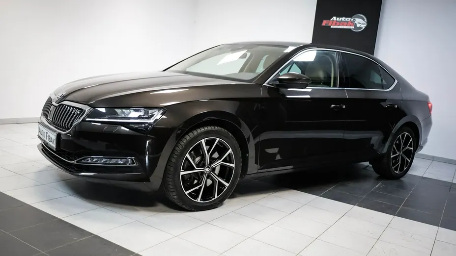 SKODA Superb -