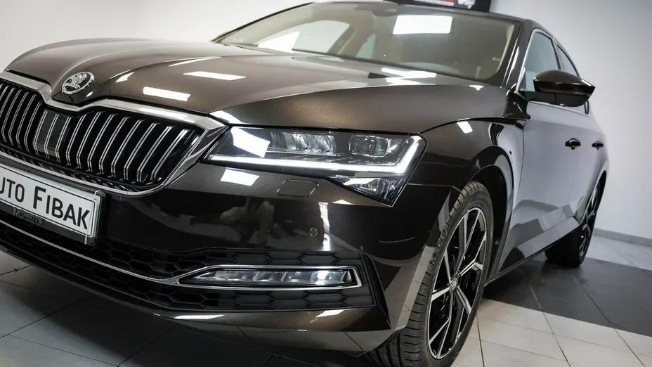 SKODA Superb -