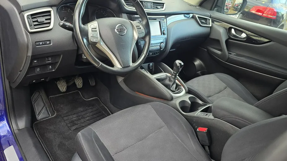 NISSAN Qashqai -