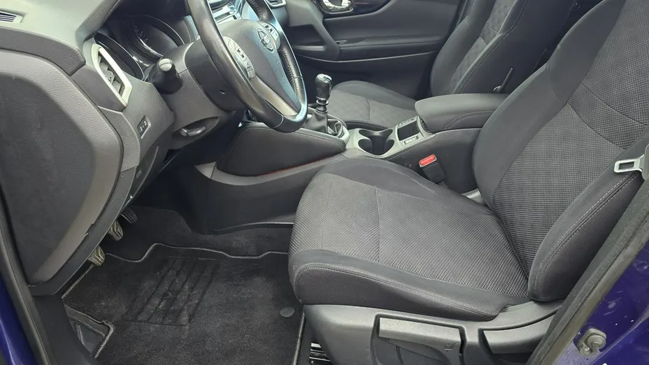 NISSAN Qashqai -