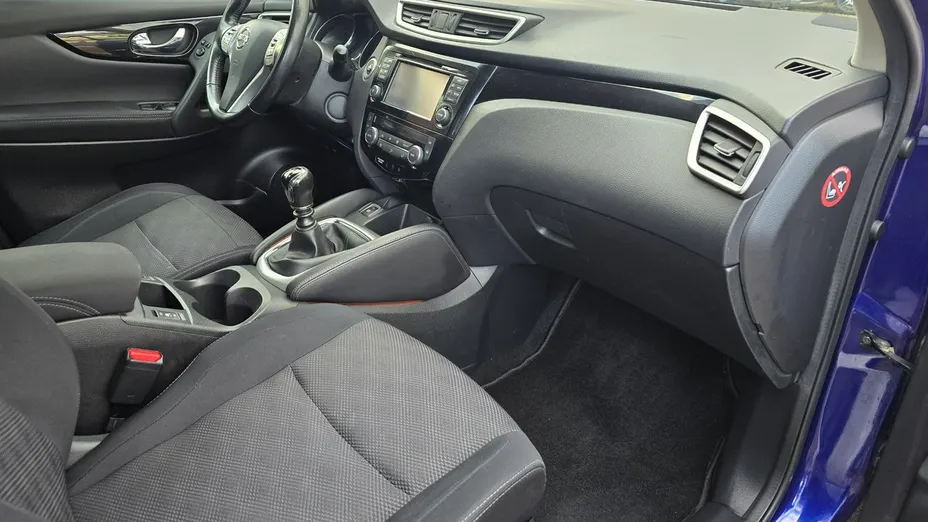 NISSAN Qashqai -