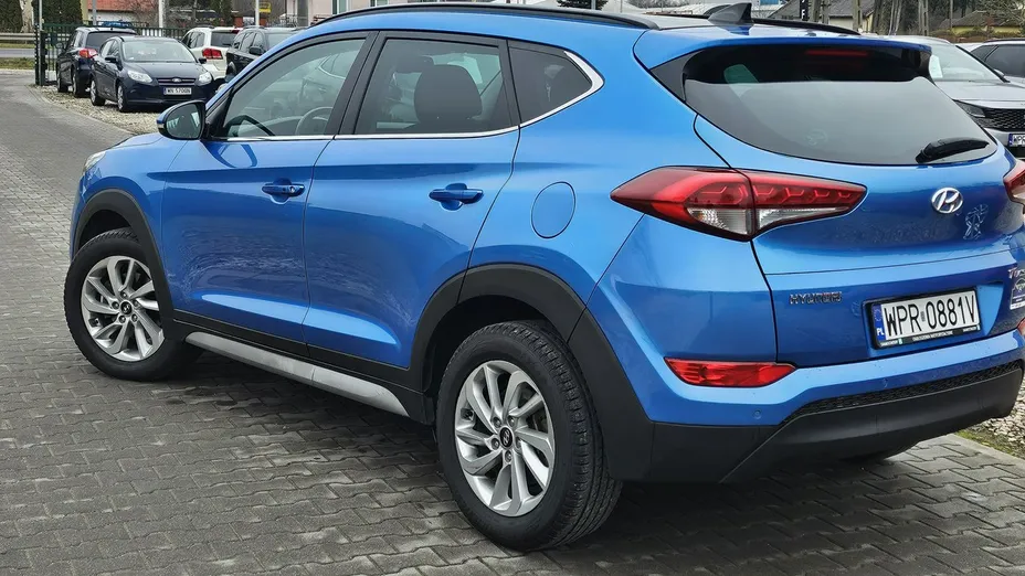 HYUNDAI Tucson -