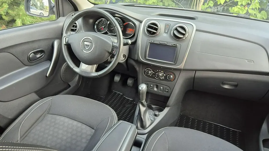 DACIA Logan -