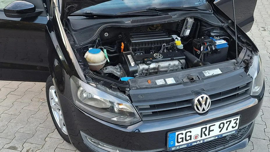 VOLKSWAGEN Polo -