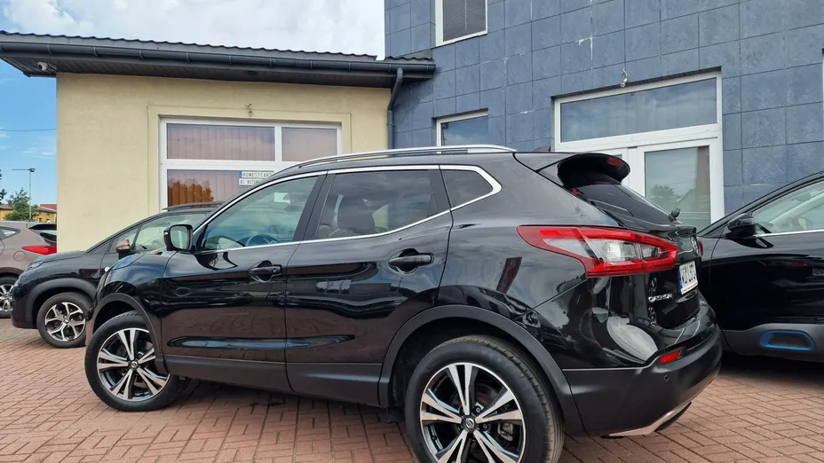 NISSAN Qashqai -