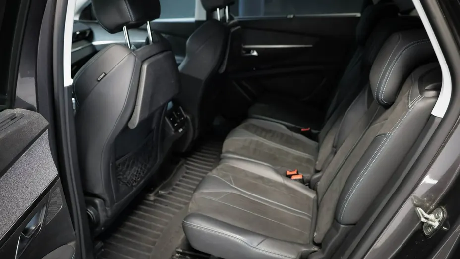 PEUGEOT 5008 -