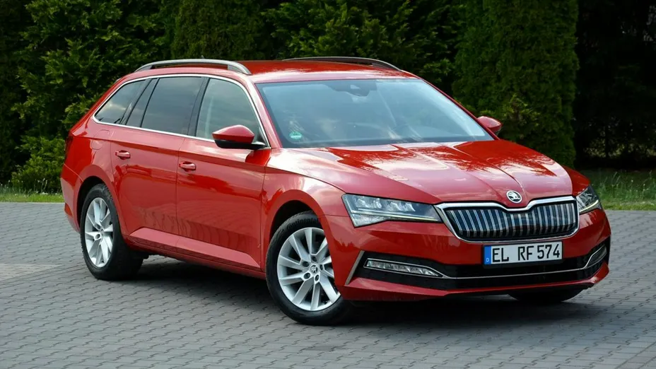 SKODA Superb -