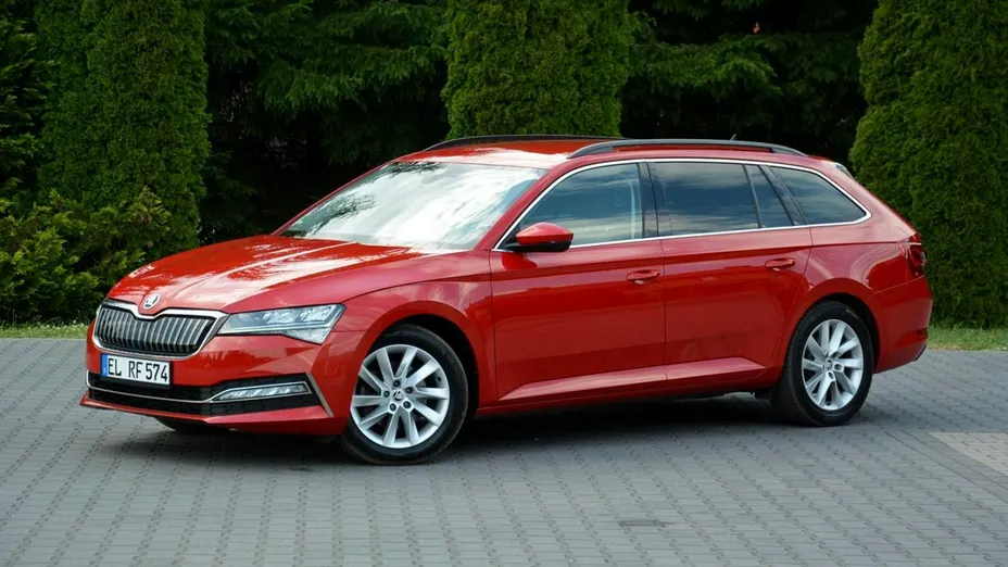 SKODA Superb -