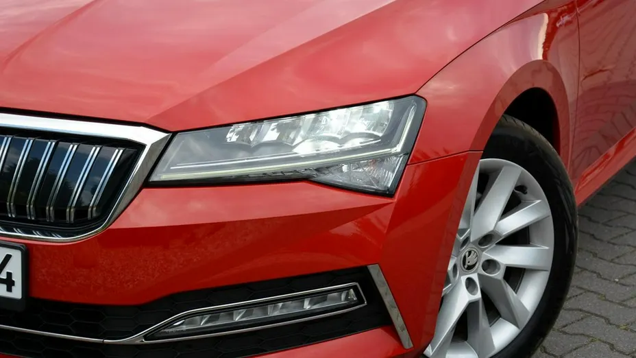 SKODA Superb -
