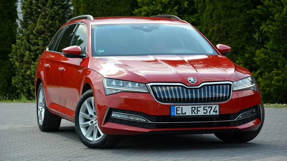 SKODA Superb -
