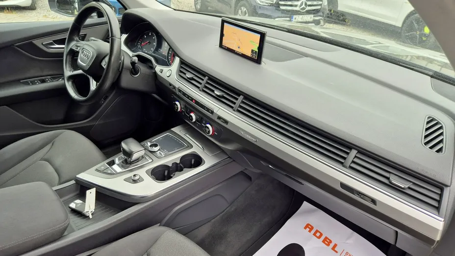 AUDI Q7 -
