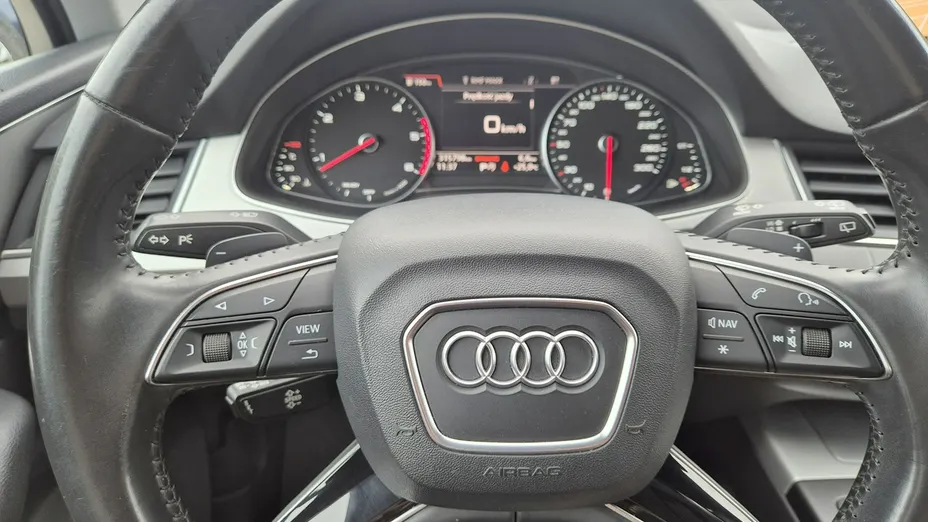 AUDI Q7 -