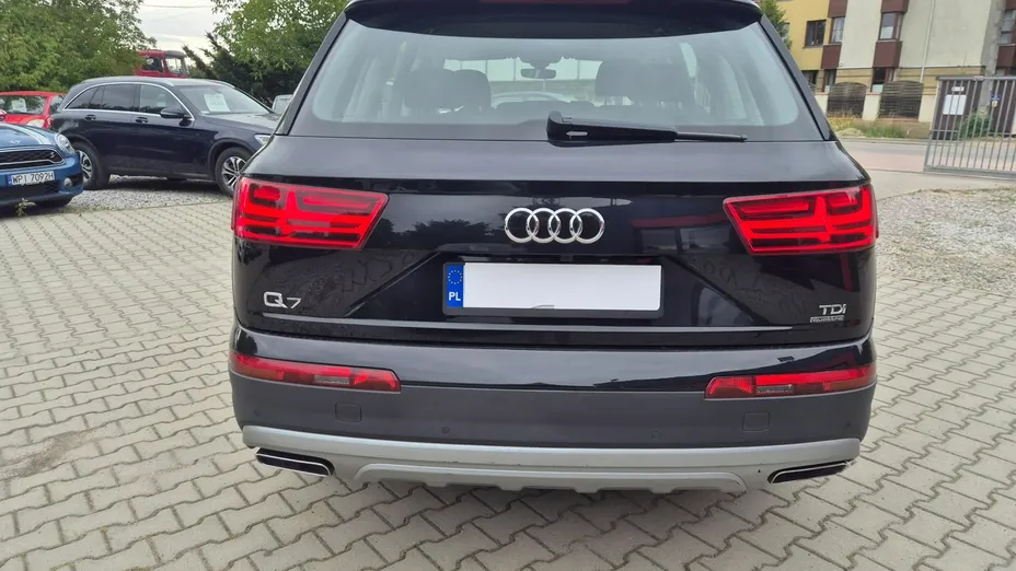 AUDI Q7 -