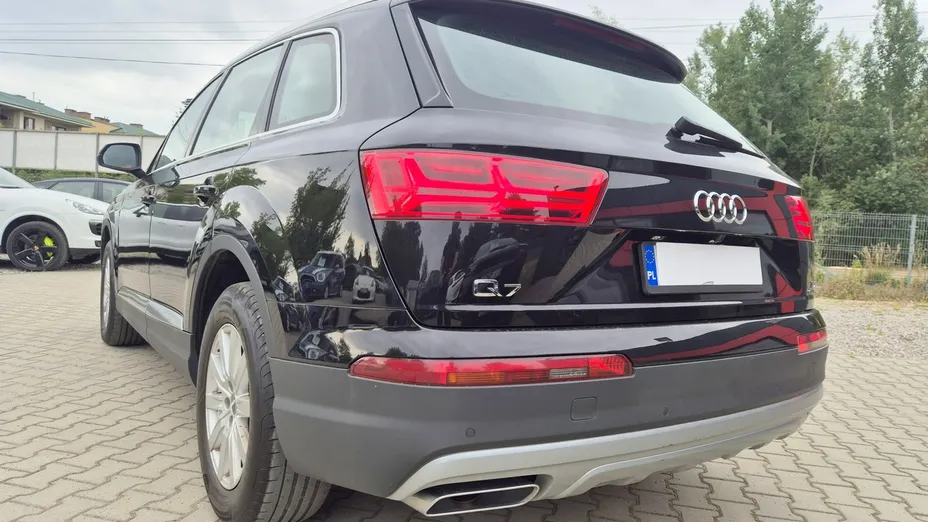 AUDI Q7 -