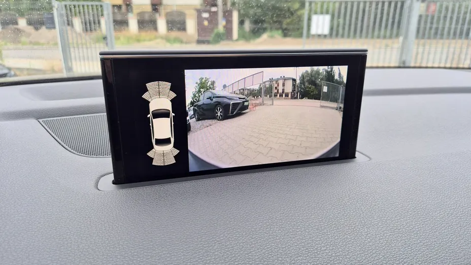 AUDI Q7 -