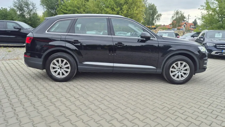 AUDI Q7 -
