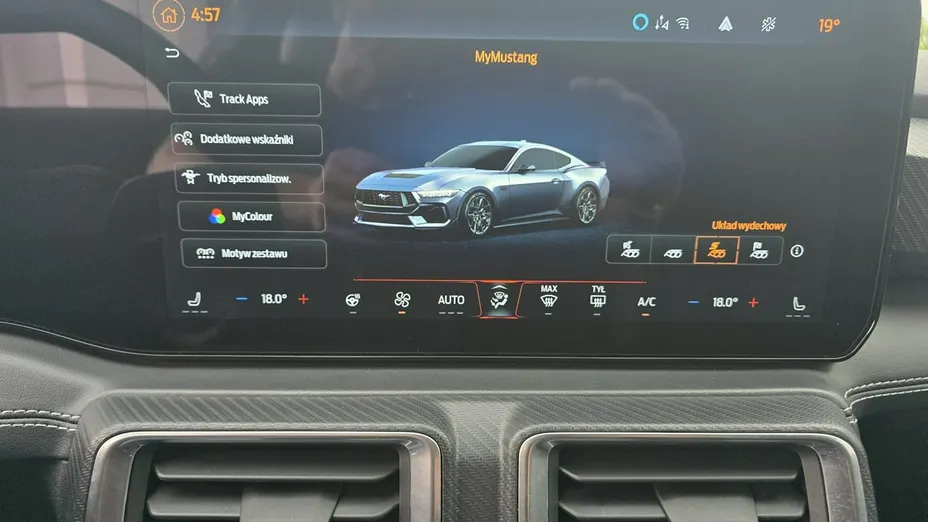 FORD Mustang -