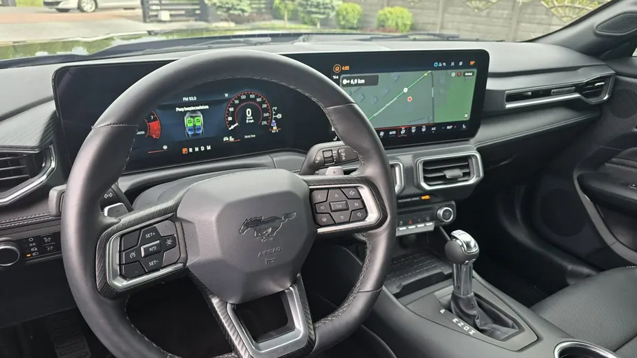 FORD Mustang -