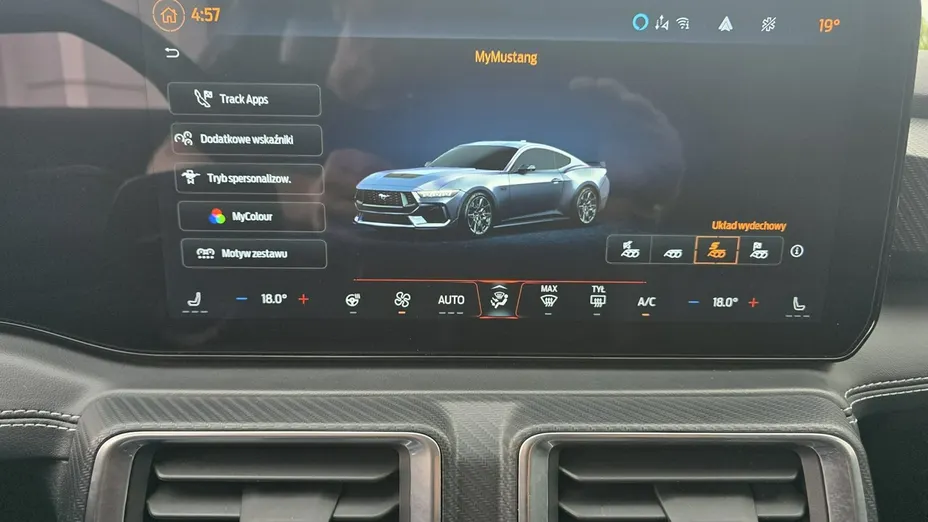 FORD Mustang -