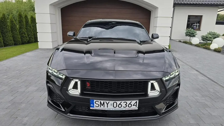 FORD Mustang -