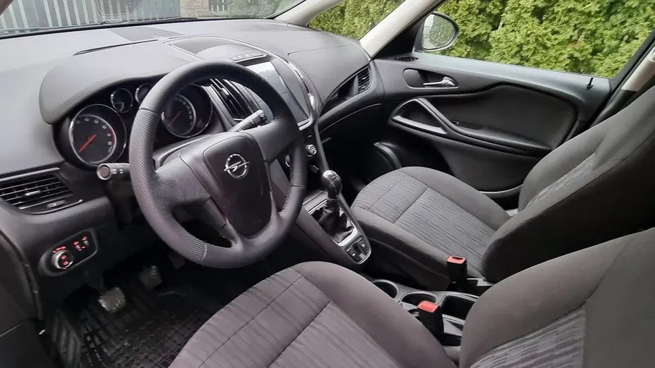 OPEL Zafira -