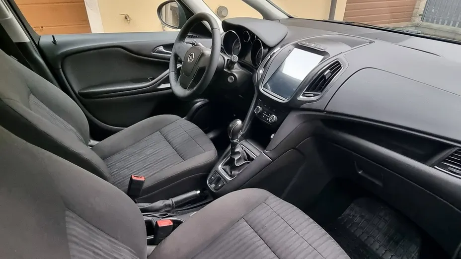 OPEL Zafira -
