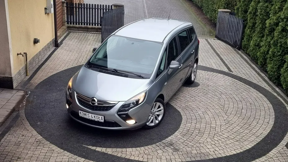 OPEL Zafira -