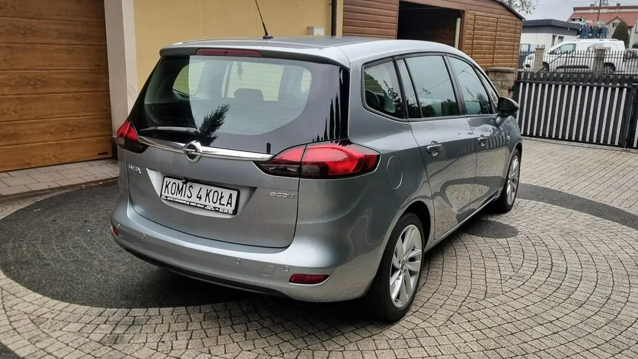 OPEL Zafira -