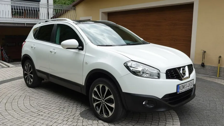 NISSAN Qashqai -