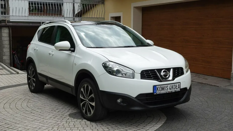 NISSAN Qashqai -