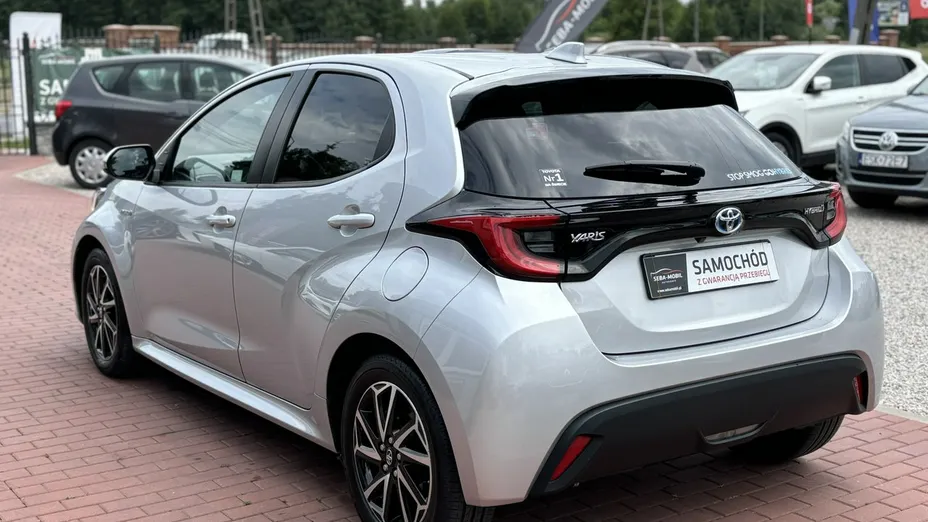 TOYOTA Yaris -
