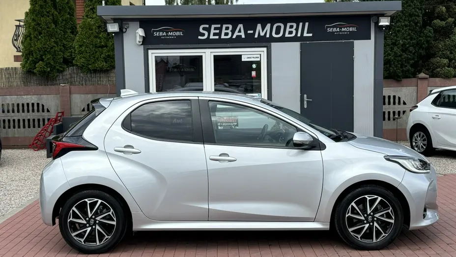 TOYOTA Yaris -