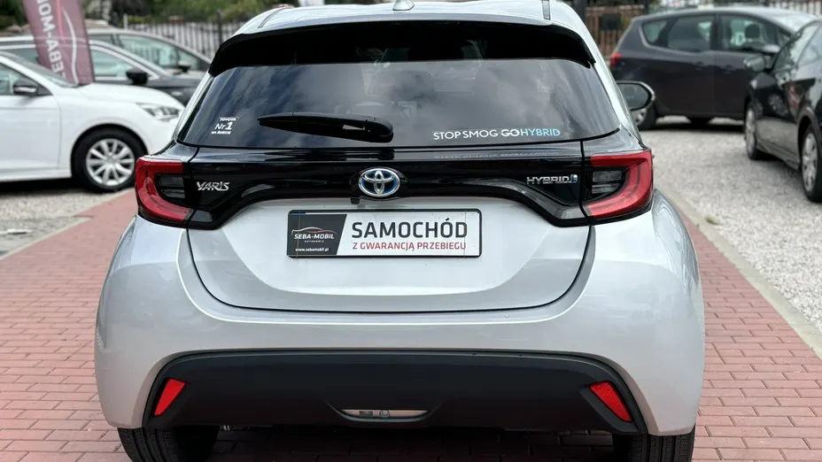 TOYOTA Yaris -