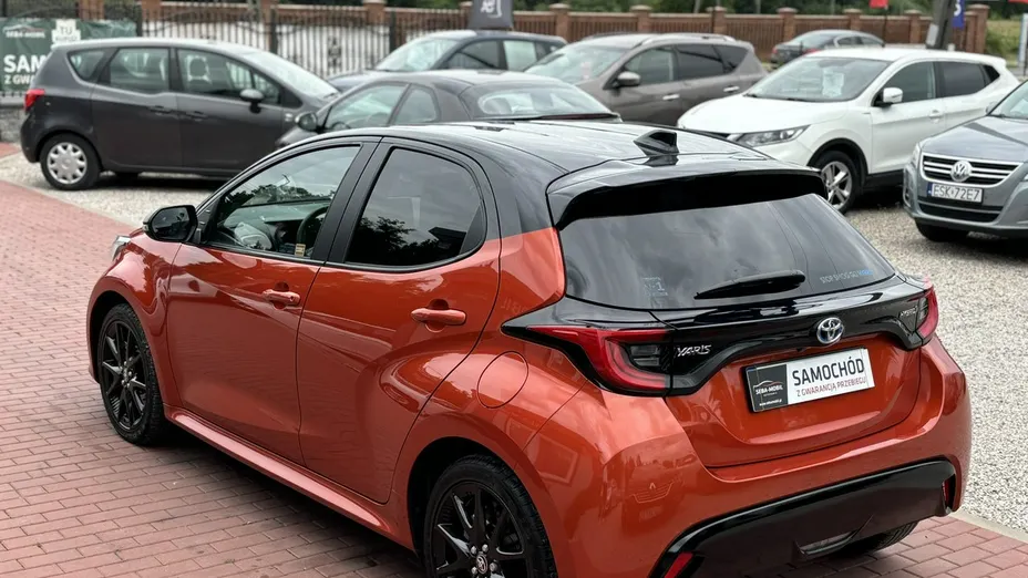 TOYOTA Yaris -