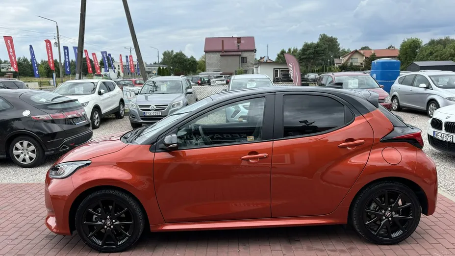 TOYOTA Yaris -