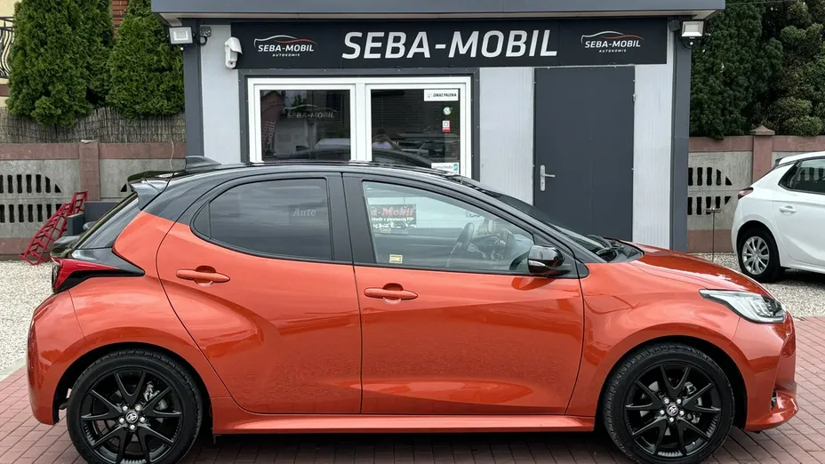 TOYOTA Yaris -