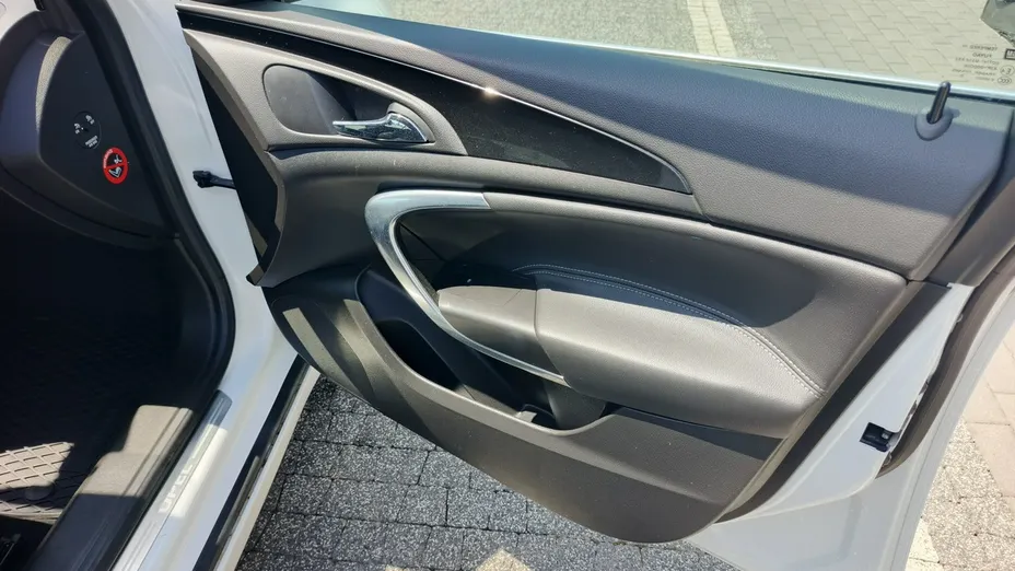 OPEL Insignia -