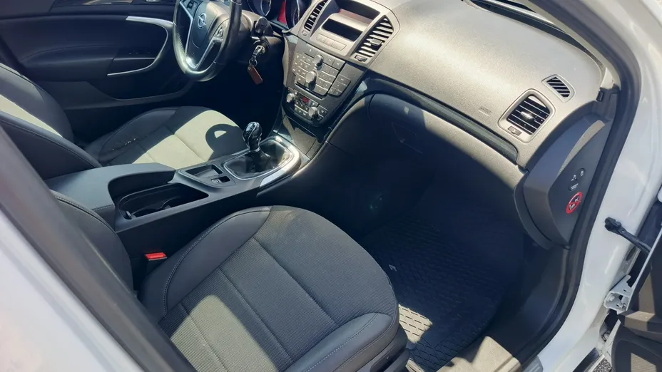 OPEL Insignia -