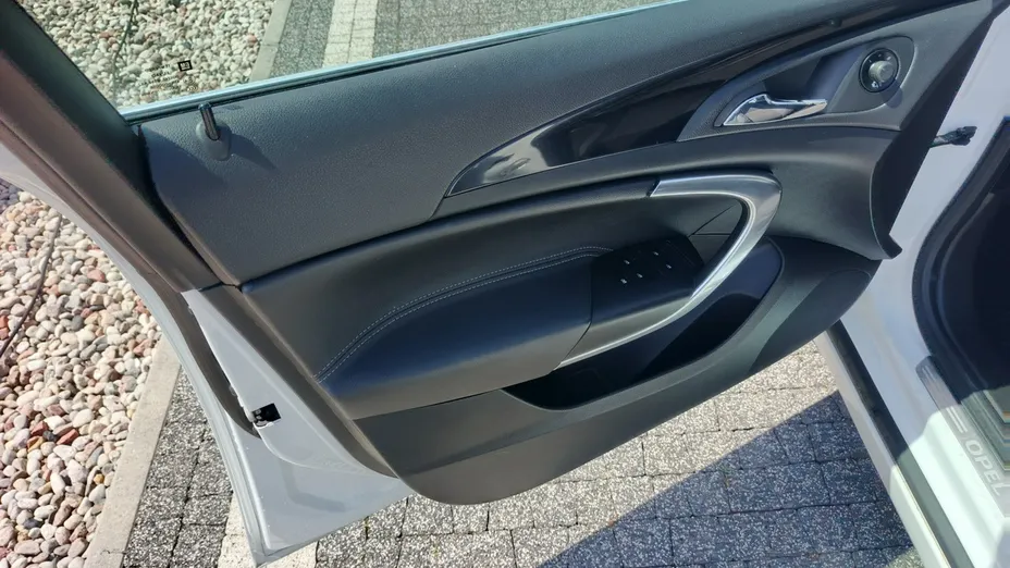 OPEL Insignia -
