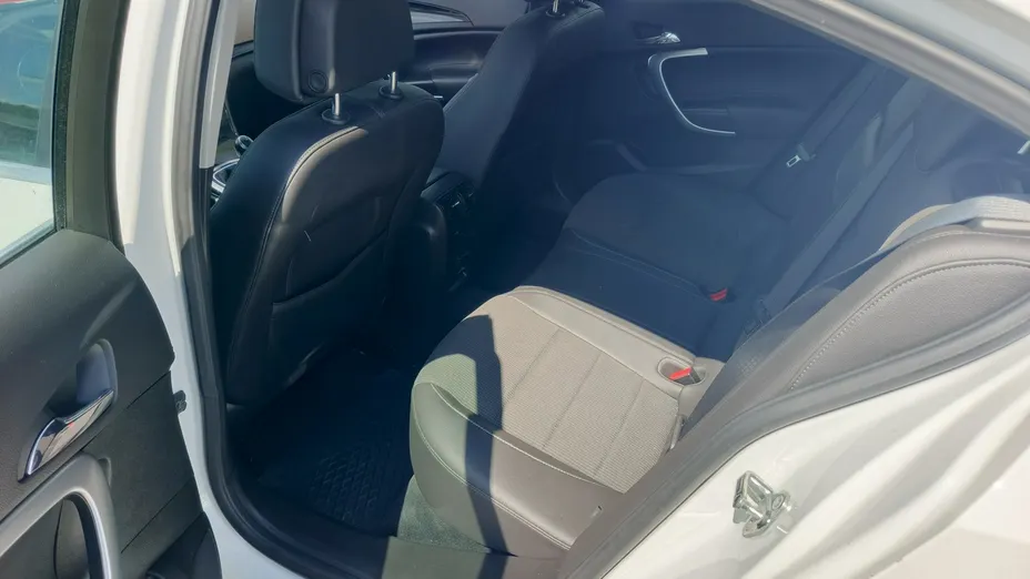 OPEL Insignia -