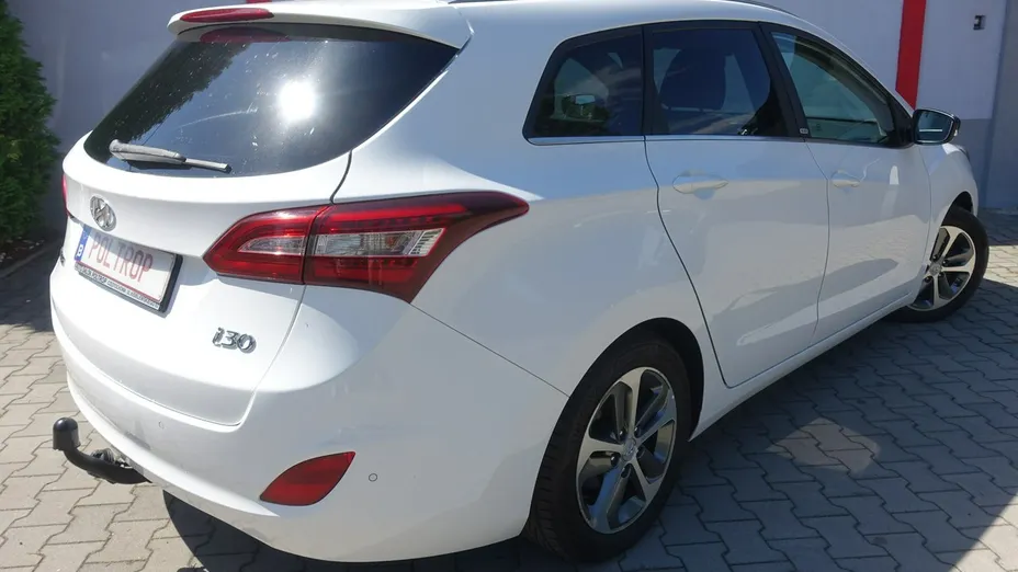 HYUNDAI i30 -