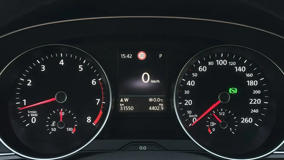 VOLKSWAGEN Passat -