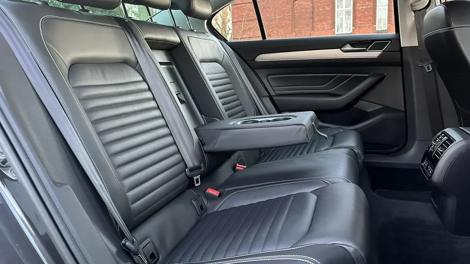 VOLKSWAGEN Passat -